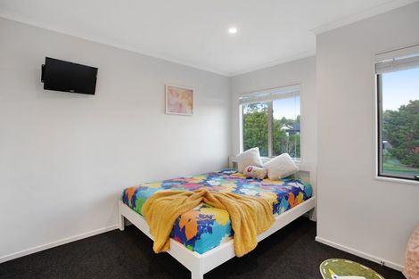 Photo of property in 137 Baverstock Road, Flat Bush, Auckland, 2016