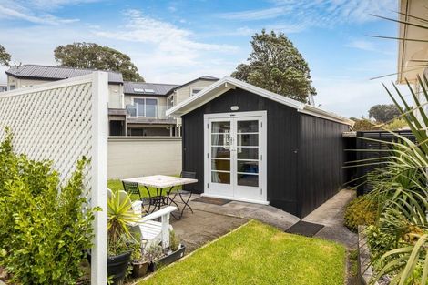 Photo of property in 4 Shearer Drive, Oakura, 4314