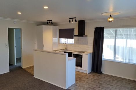 Photo of property in 34 Sequoia Crescent, Owhata, Rotorua, 3010