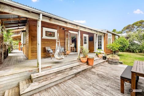 Photo of property in 6 Prouse Grove, Silverstream, Upper Hutt, 5019