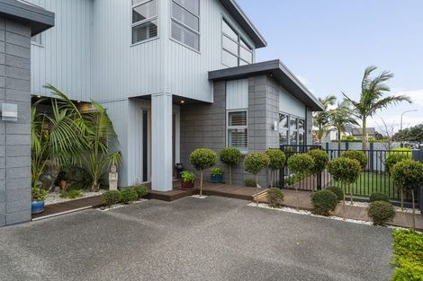 Photo of property in 64 Sandhurst Drive, Papamoa Beach, Papamoa, 3118