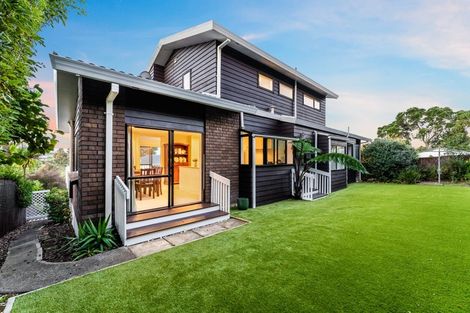 Photo of property in 2/42 Beulah Avenue, Rothesay Bay, Auckland, 0630