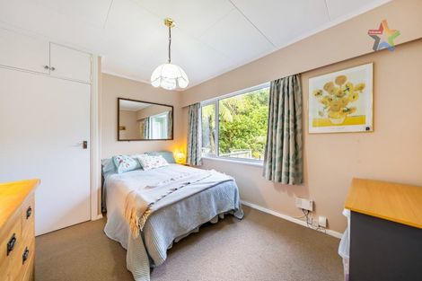 Photo of property in 176 Normandale Road, Normandale, Lower Hutt, 5010