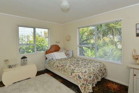 Photo of property in 30 Westview Grove, Miramar, Wellington, 6022