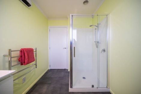 Photo of property in 25 Motu-au Close, Manapouri, 9679