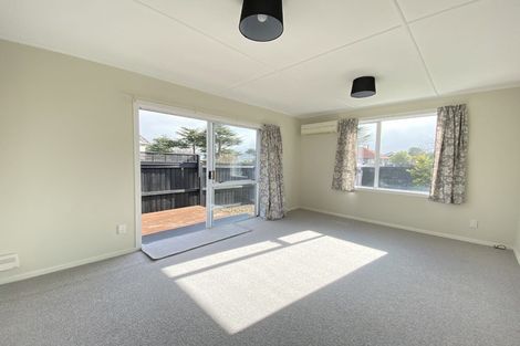 Photo of property in 2/3 Gregory Avenue, Islington, Christchurch, 8042