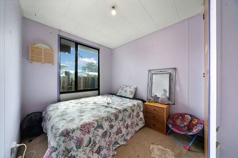 Photo of property in 1/88 Parrs Cross Road, Henderson, Auckland, 0612