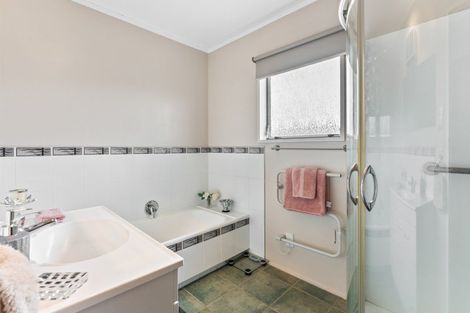 Photo of property in 8 Cambridge Street, Pahiatua, 4910