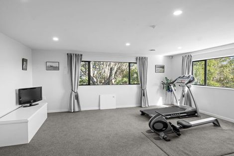 Photo of property in 18 Rockview Place, Mount Pleasant, Christchurch, 8081