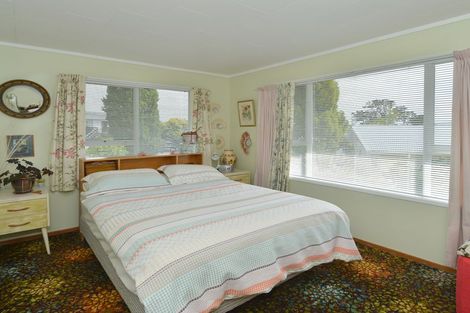 Photo of property in 30 Westview Grove, Miramar, Wellington, 6022