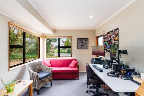 Photo of property in 279 Tararua Road, Levin, 5571