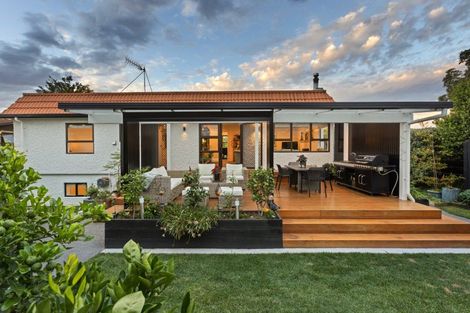 Photo of property in 7 Tui Glen, Havelock North, 4130