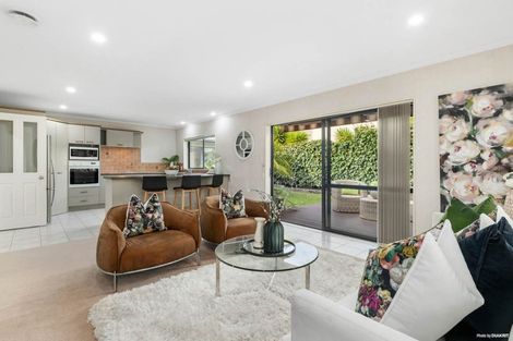 Photo of property in 35 Newbliss Crescent, East Tamaki Heights, Auckland, 2016
