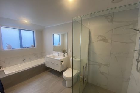 Photo of property in 14 James Elliot Way, Pokeno, 2402