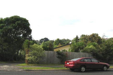 Photo of property in 1/18 Scarlock Avenue, Browns Bay, Auckland, 0630