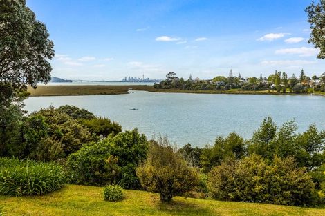 Photo of property in 163 West Harbour Drive, West Harbour, Auckland, 0618