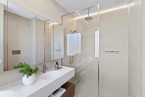 Photo of property in 14a Muritai Road, Milford, Auckland, 0620