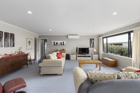 Photo of property in 14 Lakemere Way, Kinloch, Taupo, 3377