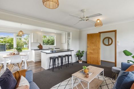 Photo of property in 40 Francis Road, Paraparaumu Beach, Paraparaumu, 5032