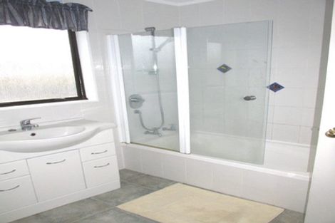 Photo of property in 2 Corric Hill, Torbay, Auckland, 0630