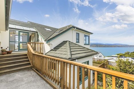Photo of property in 156 Nevay Road, Karaka Bays, Wellington, 6022
