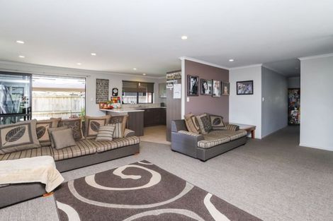 Photo of property in 2 Beckham Close, Grandview Heights, Hamilton, 3200