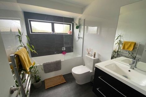 Photo of property in 75 Mazengarb Road, Paraparaumu Beach, Paraparaumu, 5032