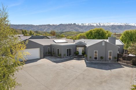 Photo of property in 9 Quartz Lane, Mount Pisa, Cromwell, 9383