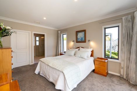 Photo of property in 28 Whakatomo Place, Havelock North, 4130