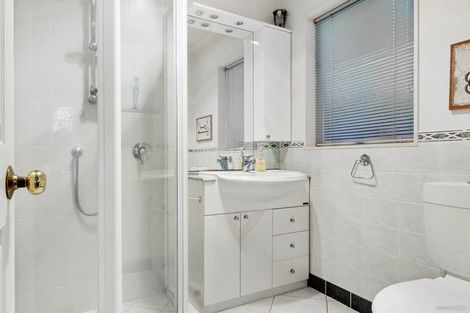 Photo of property in 1b Wakeling Avenue, Te Atatu South, Auckland, 0610