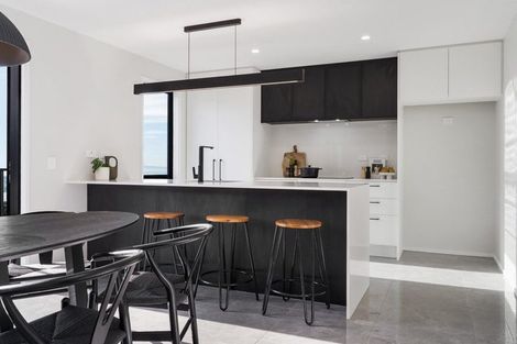 Photo of property in 307a Mount Pleasant Road, Mount Pleasant, Christchurch, 8081