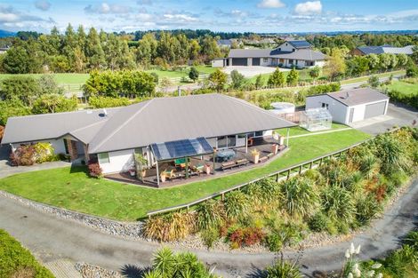 Photo of property in 71 Polson Hill Drive, Aokautere, Palmerston North, 4471