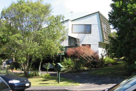 Photo of property in 2 Lingham Crescent, Torbay, Auckland, 0630