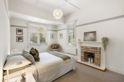 Photo of property in 19 Maritime Terrace, Birkenhead, Auckland, 0626