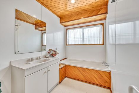Photo of property in 22 Glucina Avenue, West Harbour, Auckland, 0618