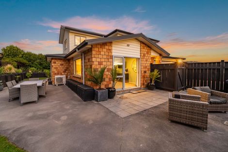 Photo of property in 17 Sumner Terrace, Aotea, Porirua, 5024