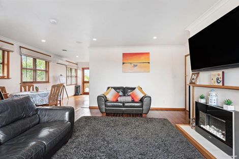 Photo of property in 1/9 Merton Avenue, Glenfield, Auckland, 0627
