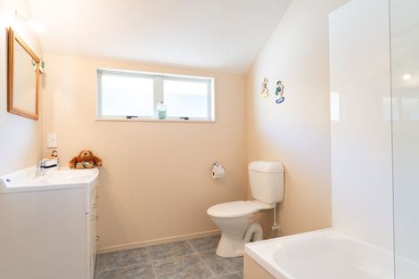 Photo of property in 2 Sandybrow, Churton Park, Wellington, 6037