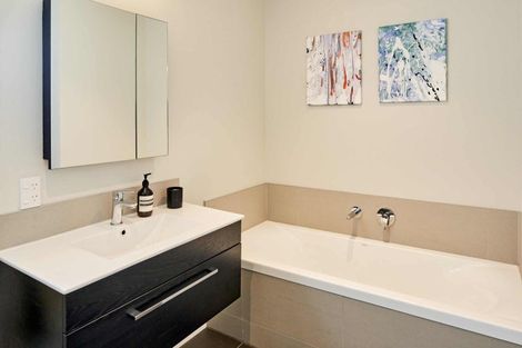 Photo of property in 9/6 Oswald Crescent, Paparangi, Wellington, 6037