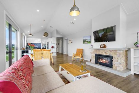 Photo of property in 23 Hyatt Close, Leamington, Cambridge, 3432