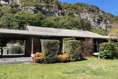 Photo of property in 10 Tangitu Street, Motuoapa, 3382