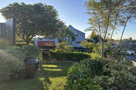 Photo of property in 6 Honnor Place, Hurdon, New Plymouth, 4310