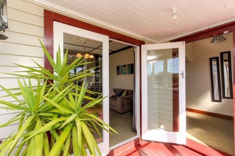 Photo of property in 100 Lemon Street, New Plymouth, 4312
