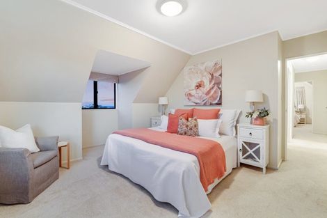 Photo of property in 15 Higham Ferrers Place, Red Beach, 0932