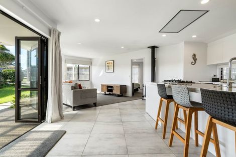 Photo of property in 205 Tamaki Road, Whangamata, 3620