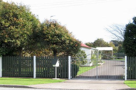 Photo of property in 36 Greenaway Road, Waikanae, 5036