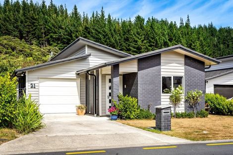 Photo of property in 21 Somerby Mews, Silverstream, Upper Hutt, 5019