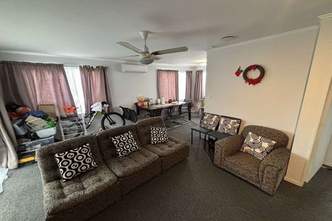 Photo of property in 72a Guadeloupe Crescent, Grenada Village, Wellington, 6037