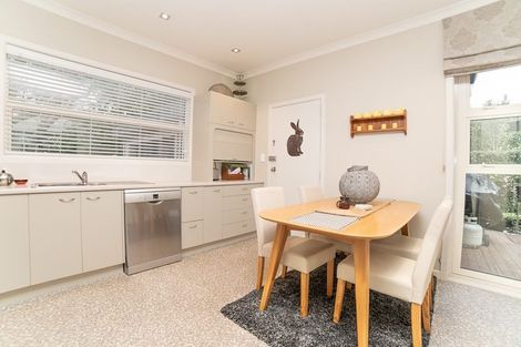 Photo of property in 55 Bowen Street, Cambridge, 3434