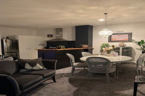 Photo of property in Stadium Garden Flats, 411/107 Thorndon Quay, Pipitea, Wellington, 6011